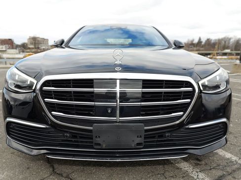 Used 2022 Mercedes-Benz S 580 4MATIC Sedan image 2