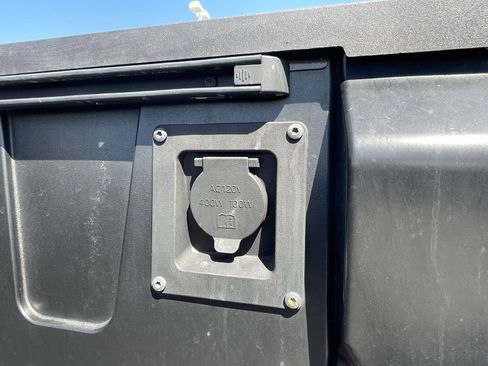 Used 2023 Toyota Tundra Limited image 13