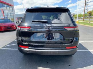 Used 2024 Jeep Grand Cherokee Altitude AWD/4WD video 4