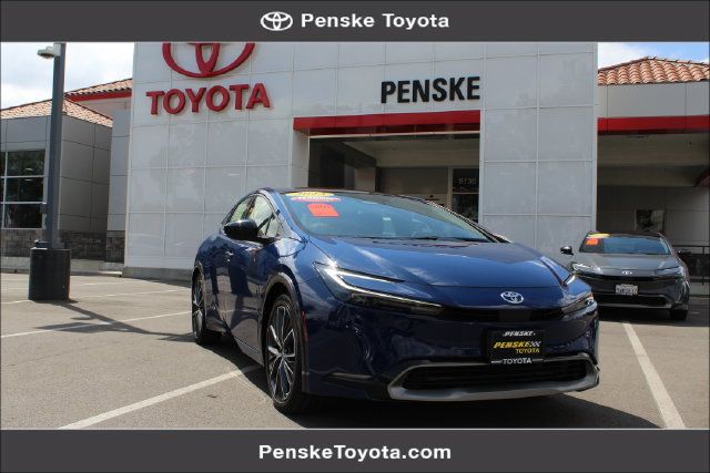 Certified 2023 Toyota Prius XLE FWD image 1