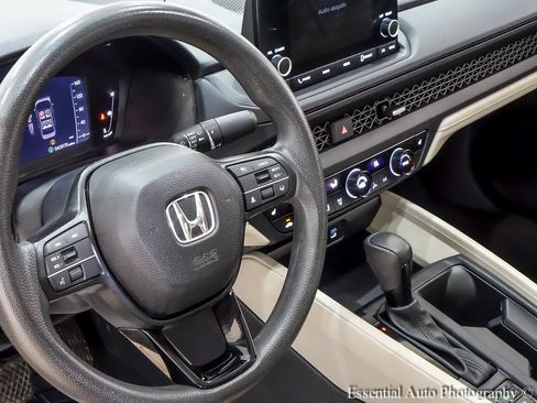 Used 2025 Honda Accord SE image 15