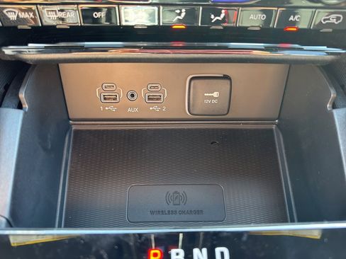 New 2025 Jeep Grand Cherokee Altitude image 8