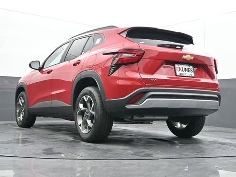 New 2026 Chevrolet Trax LT w/ Driver Confidence Package FWD image 46