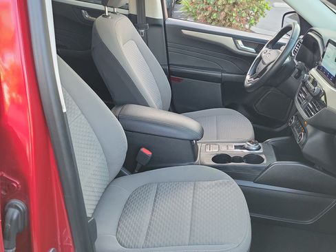 Used 2021 Ford Escape SE w/ SE Sport Appearance Package FWD image 19