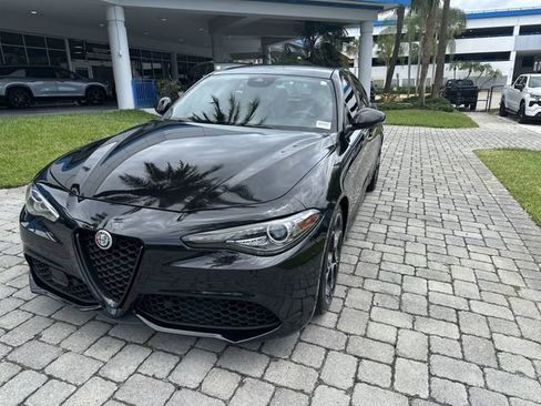 Used 2022 Alfa Romeo Giulia Veloce RWD image 20