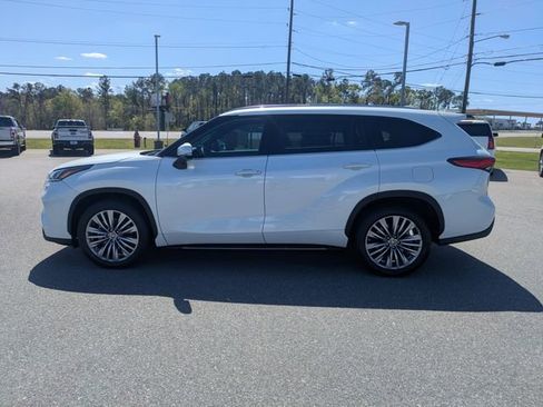 Used 2022 Toyota Highlander Platinum image 8
