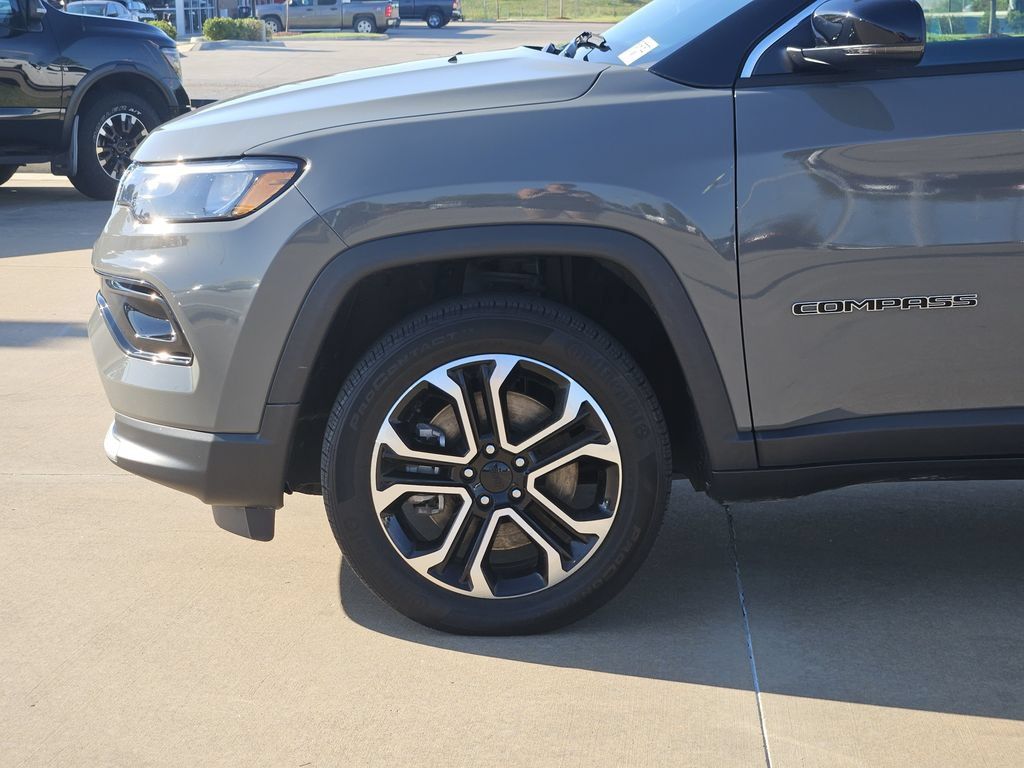 Used 2023 Jeep Compass Limited w/ Sun and Sound Group AWD/4WD image 10