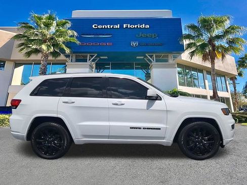 Used 2019 Jeep Grand Cherokee Altitude image 4