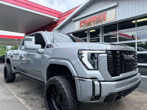 Used 2024 GMC Sierra 2500 Denali Ultimate w/ Max Trailering Package AWD/4WD image 17