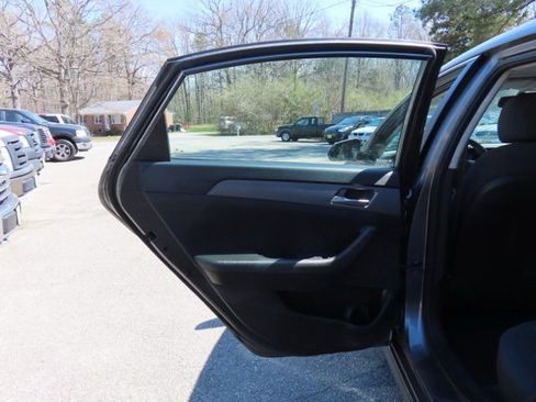 Used 2019 Hyundai Sonata SE image 9