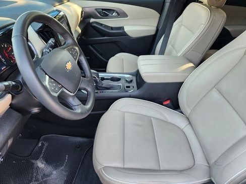 Used 2023 Chevrolet Traverse Premier image 4