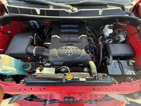 Used 2012 Toyota Tundra 4x4 Double Cab w/ TRD Off-Road Pkg image 32
