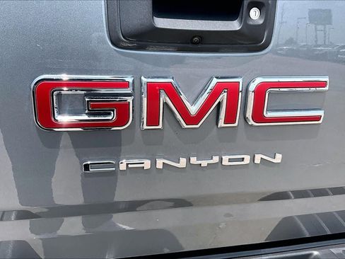 Used 2022 GMC Canyon AT4 w/ Driver Alert Package AWD/4WD image 31