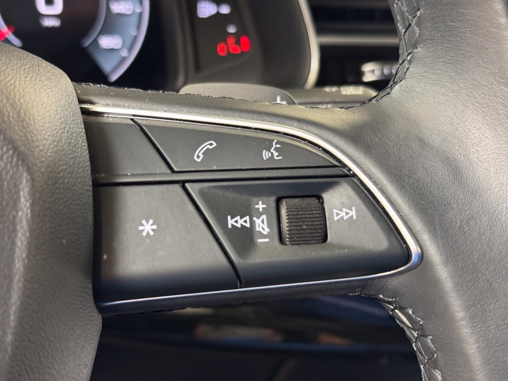 Used 2022 Audi Q7 3.0T Premium AWD/4WD image 39
