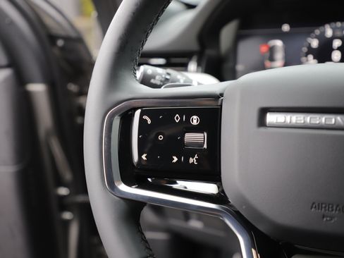 Certified 2025 Land Rover Discovery Sport Dynamic SE AWD/4WD image 22