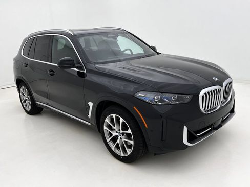 Certified 2026 BMW X5 xDrive40i w/ Climate Comfort Package AWD/4WD image 2