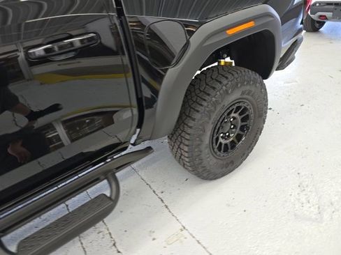 New 2024 GMC Canyon AT4X w/ AT4X AEV Edition AWD/4WD image 7