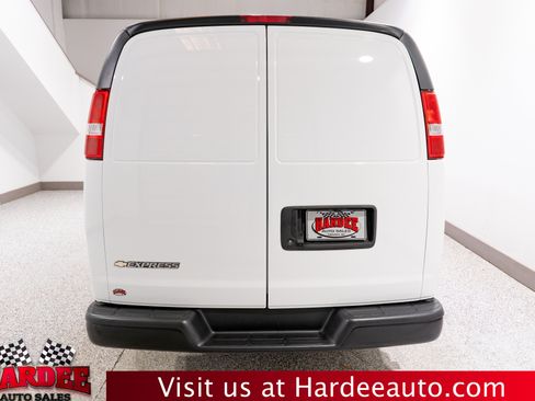 Used 2024 Chevrolet Express 2500 w/ Driver Convenience Package RWD image 4