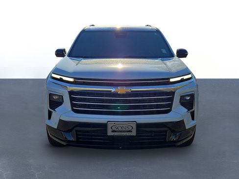 New 2026 Chevrolet Traverse High Country image 2