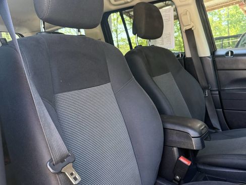 Used 2015 Jeep Patriot Sport image 25