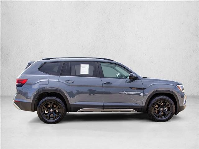 Used 2024 Volkswagen Atlas Peak Edition SEL AWD/4WD image 4