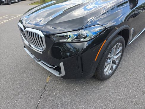 New 2026 BMW X5 xDrive40i w/ Climate Comfort Package AWD/4WD image 9
