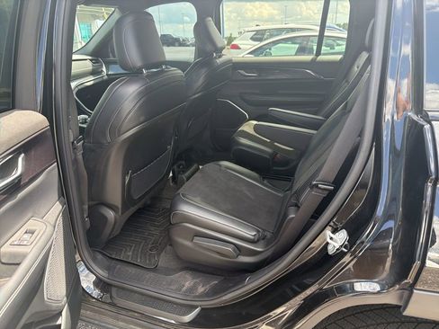 Used 2021 Jeep Grand Cherokee L Laredo RWD image 3