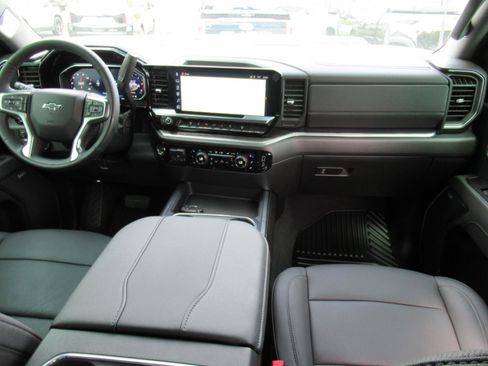 Used 2026 Chevrolet Silverado 2500 LTZ w/ LTZ Plus Package image 12