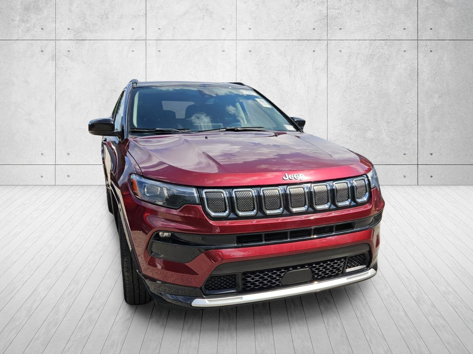 Used 2022 Jeep Compass Limited w/ Elite Group AWD/4WD image 4
