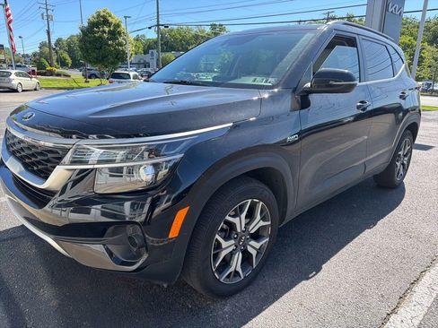 Certified 2021 Kia Seltos EX AWD/4WD image 1