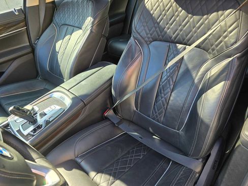 Used 2018 BMW 750i RWD image 21