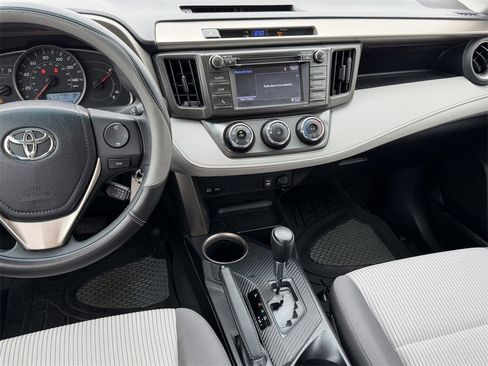 Used 2015 Toyota RAV4 LE image 17