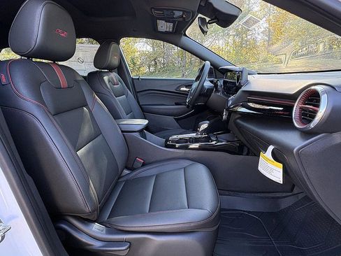 New 2026 Chevrolet Trax RS w/ Sunroof Package image 13