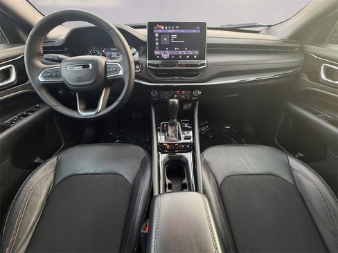 Used 2024 Jeep Compass Trailhawk image 12