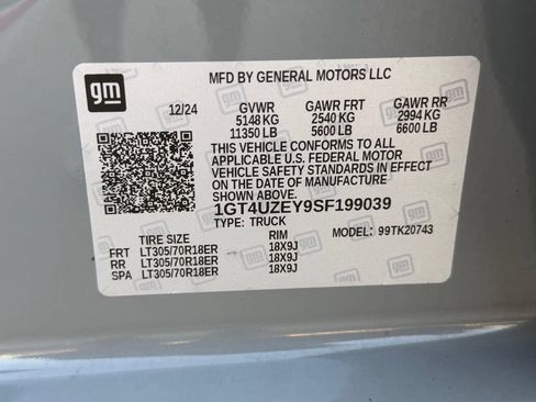Used 2025 GMC Sierra 2500 AT4X AWD/4WD image 48