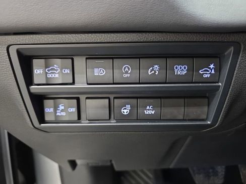 Used 2022 Toyota Tundra Platinum w/ Advanced Package image 23