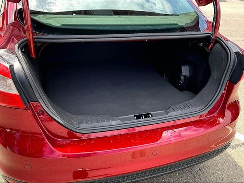 Used 2013 Ford Focus Titanium w/ Titanium Handling Pkg FWD image 3