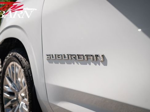 Used 2023 Chevrolet Suburban High Country AWD/4WD image 8