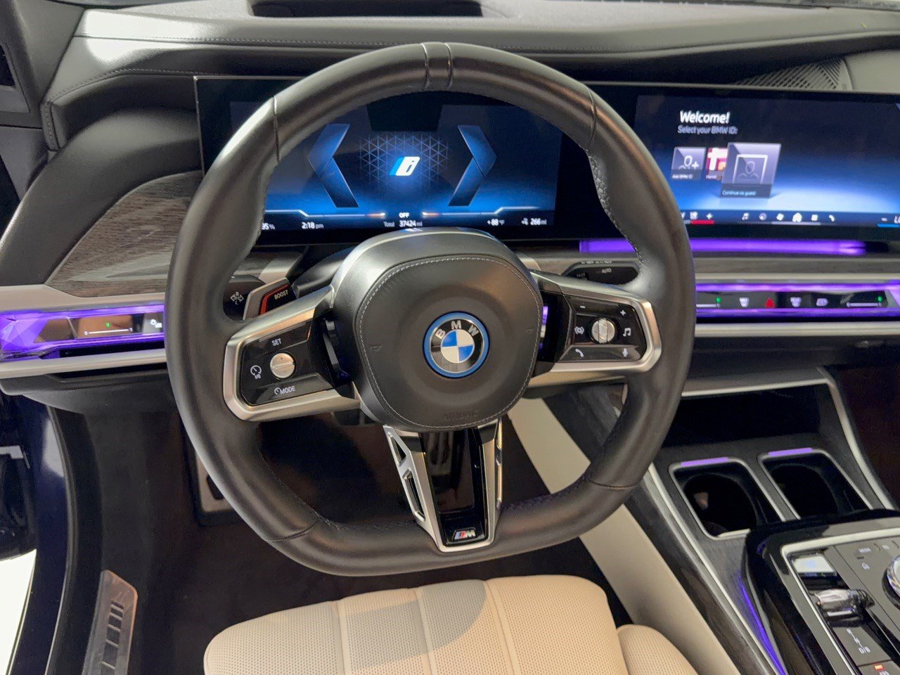 Used 2023 BMW i7 xDrive60 AWD/4WD image 10