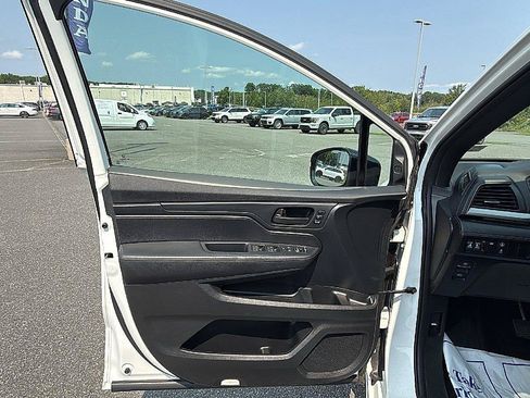 Used 2023 Honda Odyssey Sport image 25