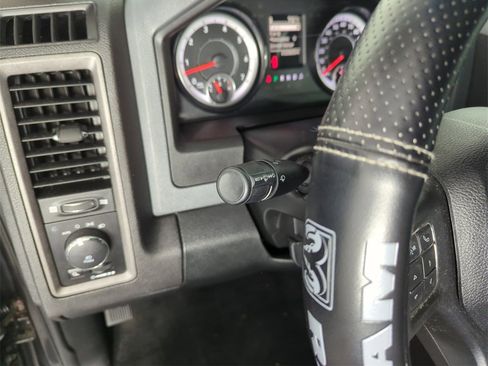 Used 2017 RAM 1500 Express w/ Express Value Package image 21