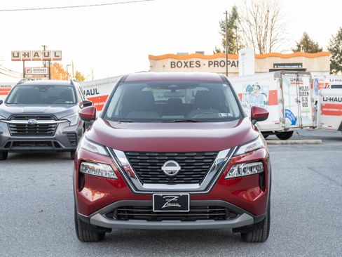 Used 2023 Nissan Rogue SV image 4