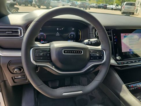 Used 2025 Jeep Wagoneer 2WD w/ Premium Group I image 20