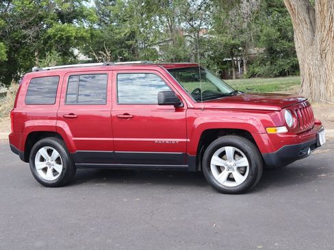 Used 2015 Jeep Patriot Limited w/ Sun/Sound Group FWD image 2