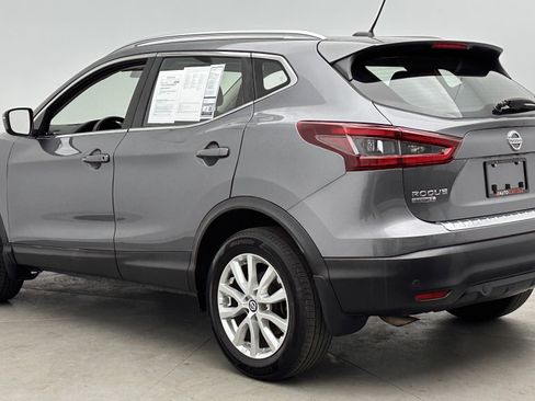 Used 2020 Nissan Rogue Sport SV image 5