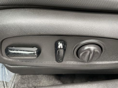 Used 2022 Chevrolet TrailBlazer RS w/ Sun and Liftgate Package image 13