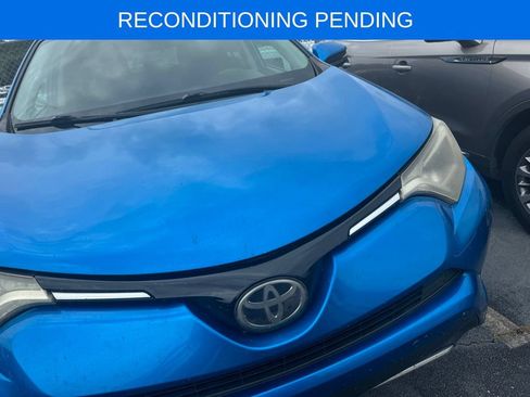 Used 2017 Toyota RAV4 XLE FWD image 4