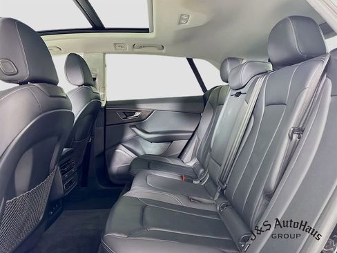 Used 2022 Audi Q8 Premium w/ Convenience Package image 27