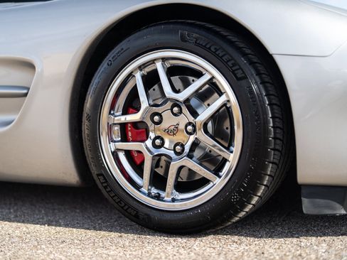 Used 2004 Chevrolet Corvette Z06 w/ Memory Package image 64