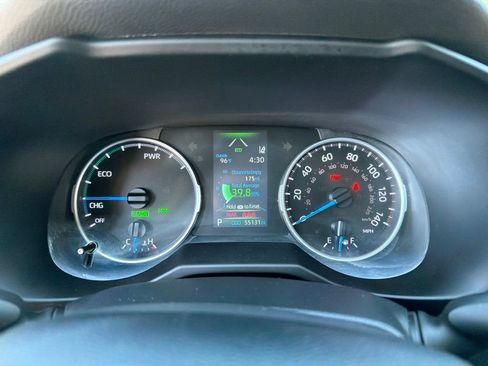 Used 2022 Toyota RAV4 LE AWD/4WD image 9